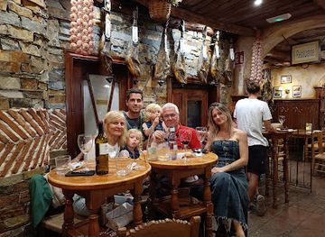 spain/cadiz/restaurant/meson-cumbres-mayores