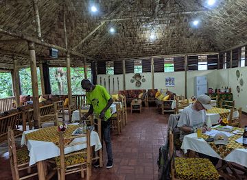 uganda/bwindi-impenetrable-national-park/restaurant/ride-4-a-woman
