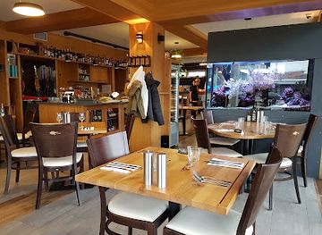 czechia/hradec-kralove/restaurant/aquarium-restaurant