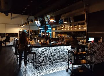 arkansas/little-rock/downtown/restaurant/agasi-7-rooftop-bar-kitchen