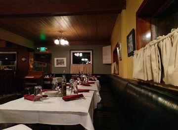 michigan/sleeping-bear-dunes-national-lakeshore/restaurant/trattoria-funistrada