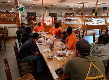 mississippi/hattiesburg/restaurant/front-porch-barbecue-seafood