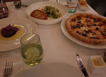 bahrain/al-areen-wildlife-park/restaurant/la-pergola