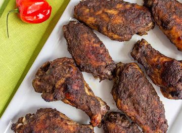 dominica/indian-river/restaurant/queen-mona-s-reggaejerk