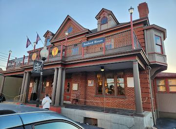 pennsylvania/allentown/restaurant/the-fairgrounds-hotel