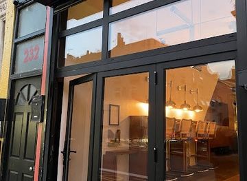 united-kingdom/london/restaurant/a-bar-with-shapes-for-a-name