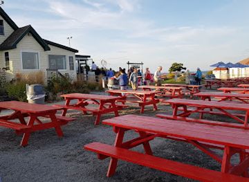 maine/mid-coast/restaurant/the-lobster-shack-at-two-lights