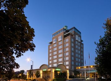 michigan/traverse-city/restaurant/minervas-restaurant-bar