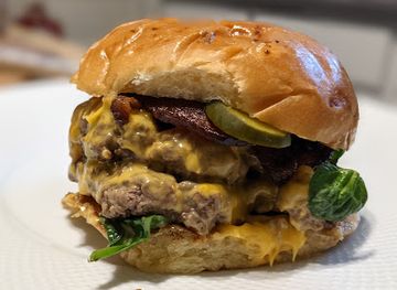 michigan/marquette/restaurant/the-burger-bus