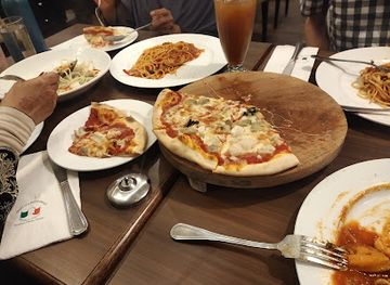 brunei/bandar-seri-begawan/gadong/restaurant/fratini-s-restaurant