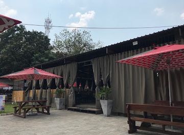 zambia/lusaka/restaurant/wooden-cabin-pub-grill