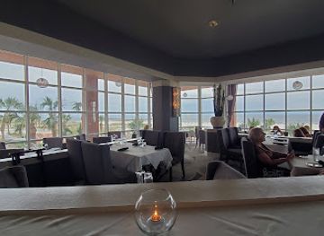 alabama/orange-beach/restaurant/voyagers