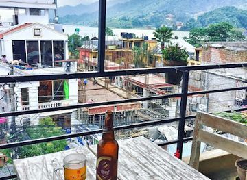 nepal/pokhara/lakeside/restaurant/lw-bar-and-restaurant-little-windows