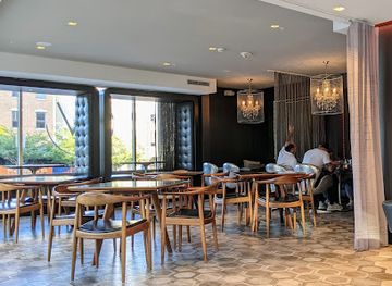 new-york/albany/downtown-albany/restaurant/wellington-s