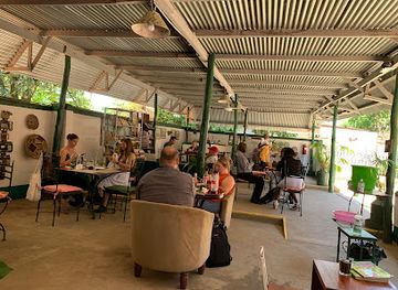 zambia/livingstone/restaurant/kubu-cafe