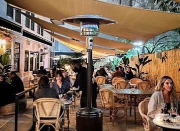 california/los-angeles/restaurant/le-petit-paris