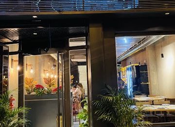 spain/madrid/gran-via/restaurant/chila