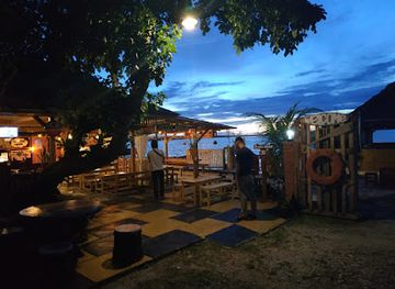 indonesia/pulau-wakatobi/restaurant/ampupu-beach-resort