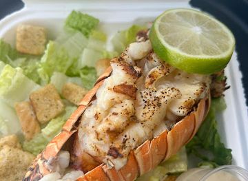 the-bahamas/harbour-island/restaurant/ms-v-s-bar-grill