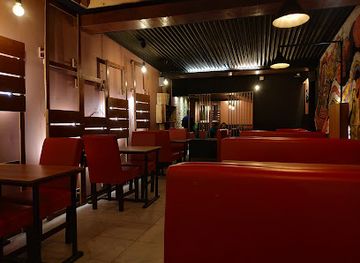 bangladesh/ratargul-swamp-forest/restaurant/the-mad-grill