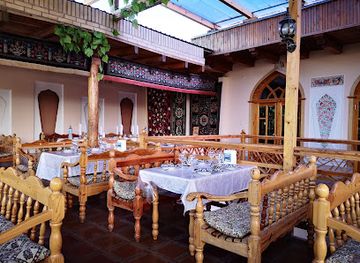 uzbekistan/bukhara/restaurant/chinar