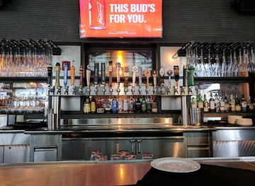 massachusetts/boston/fenway-kenmore/restaurant/yard-house