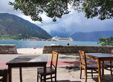 montenegro/perast/restaurant/tiha-noc-restaurant-kotor