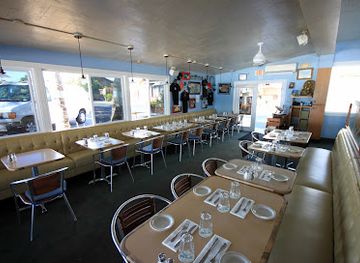 marshall-islands/aur/restaurant/mala-ocean-tavern