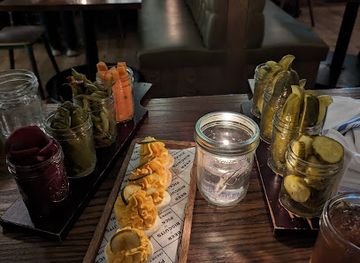 connecticut/long-island-sound/restaurant/jacob-s-pickles-south-norwalk
