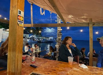 the-bahamas/bimini/restaurant/bimini-hideaway