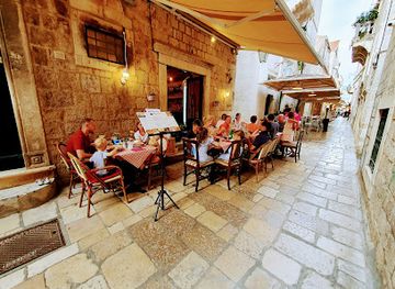 croatia/dubrovnik/restaurant/mama-s-pot-tavern