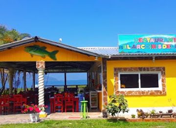 honduras/lago-de-yojoa/restaurant/el-arcoiris-del-lago