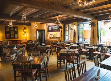 nepal/makalu-base-camp/restaurant/roadhouse-cafe