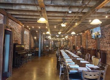 alabama/cheaha-state-park/restaurant/hubbard-s-off-main