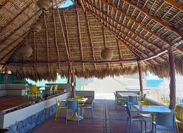 el-salvador/coastal-region/restaurant/sunzal-cafe