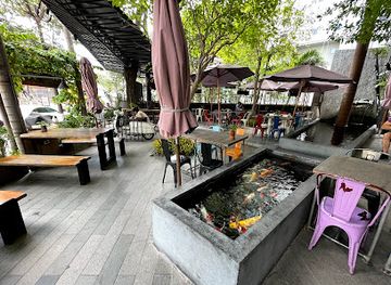 vietnam/nha-trang/nha-trang-cathedral/restaurant/palms-bistro-nha-trang-restaurant