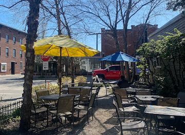 maine/rockland/restaurant/wiley-s