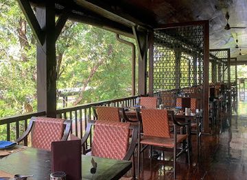 thailand/chiang-mai/wat-ket/restaurant/the-service-at-1921-house