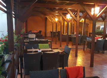slovakia/zemplin/restaurant/iron-club