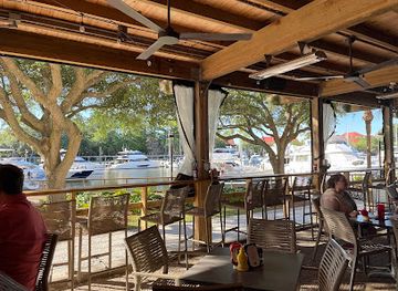 south-carolina/hilton-head-island/restaurant/top-dawg-tavern-pizzeria-hilton-head