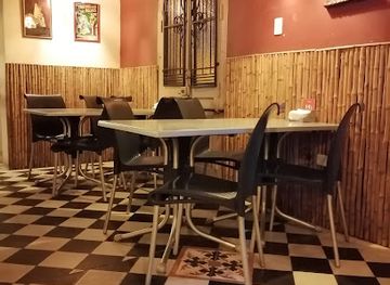paraguay/asuncion/las-mercedes/restaurant/na-eustaquia