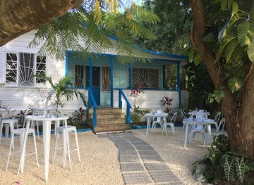 antigua-and-barbuda/devil-s-bridge/restaurant/colibri-bistro-bar-lounge