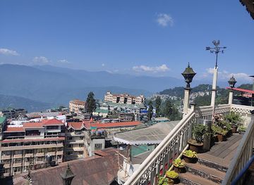 india/darjeeling/tiger-hill/restaurant/glenary-s-bakery-resturant-pub