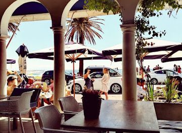 south-africa/cape-town/camps-bay/restaurant/cafe-caprice