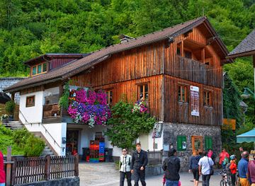 austria/hallstatt/restaurant/maik-s-heisse-hutte