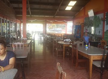 honduras/lago-de-yojoa/restaurant/donde-mariel