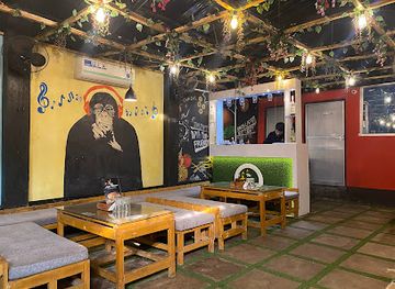 india/varanasi/assi-ghat/restaurant/the-life-house-cafe-and-restaurant