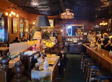 california/oakland/chinatown/restaurant/the-fat-lady-bar-restaurant