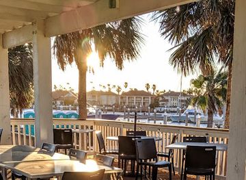 texas/port-aransas/restaurant/the-phoenix-restaurant-bar