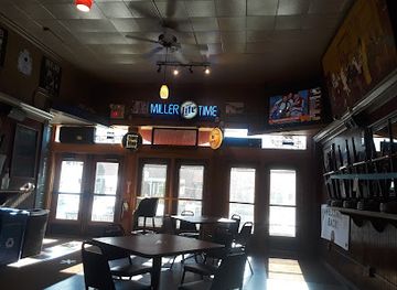 ohio/lake-erie-islands/restaurant/slater-s-food-spirits